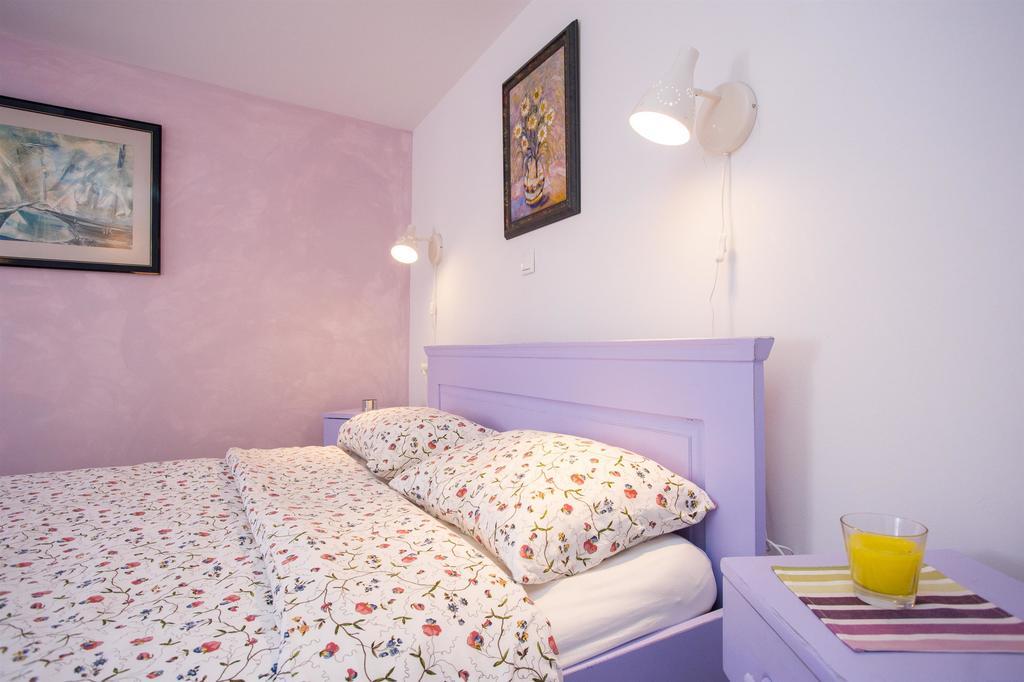 Holiday Home Smokovec Vrbnik Exterior foto